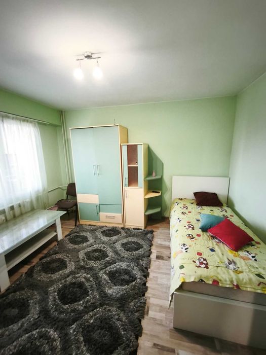 Давам под наем двустаен апартамент в центъра на гр. Перник