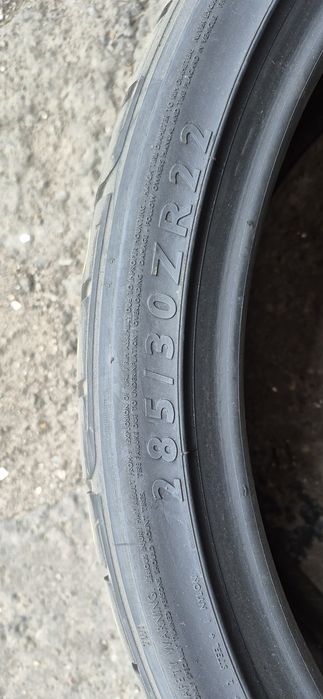 2 anvelope vara Dunlop 285/30/22.Pretul este pe bucata.