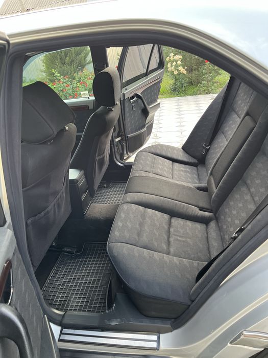 Mersedes C-class 230