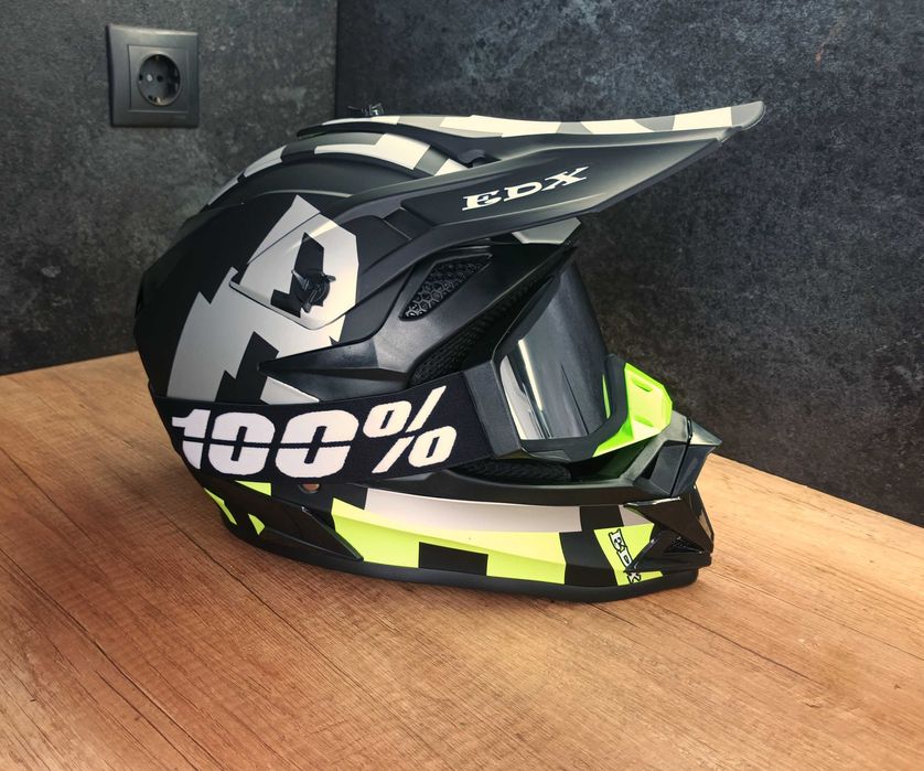 Каска шлем за мотокрос, колело (велосипед), скутер, тротинетка