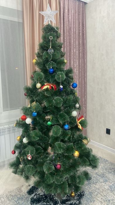 Продам елку с игрушками