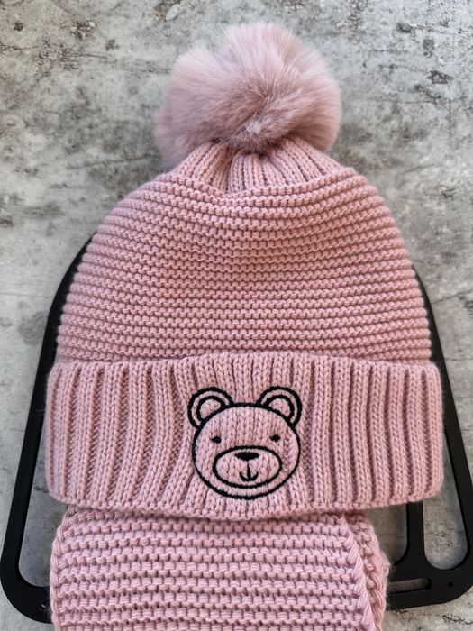 Красиви плетени детски шапки с шал