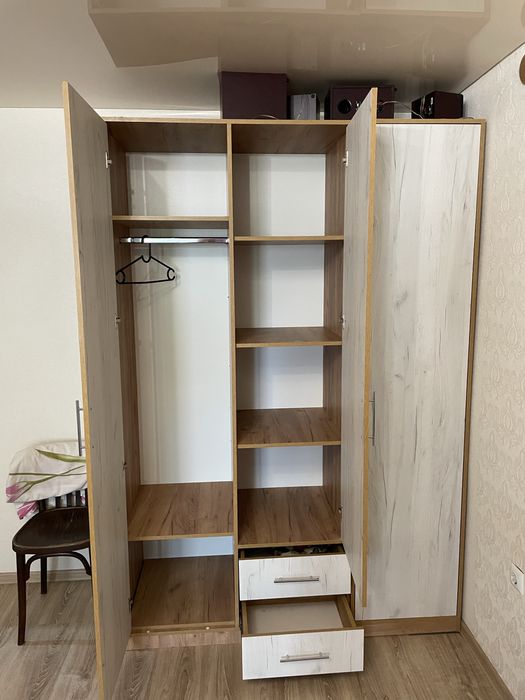 Продам шкаф срочно самовывоз