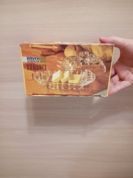 Продам стеклянную маслиницу