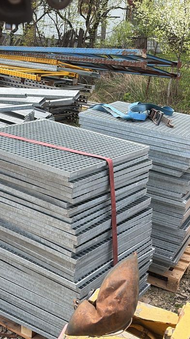 Grilaje-trepte zincate 120x30
