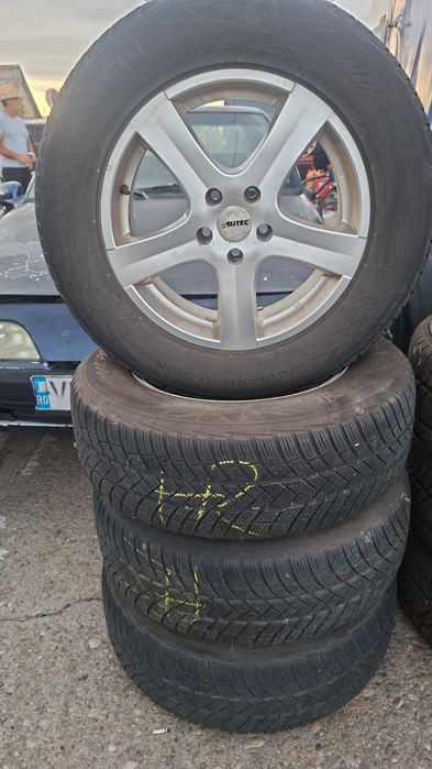 Vand 2 seturi roti complete pentru suv cu anvelope 235/65/17