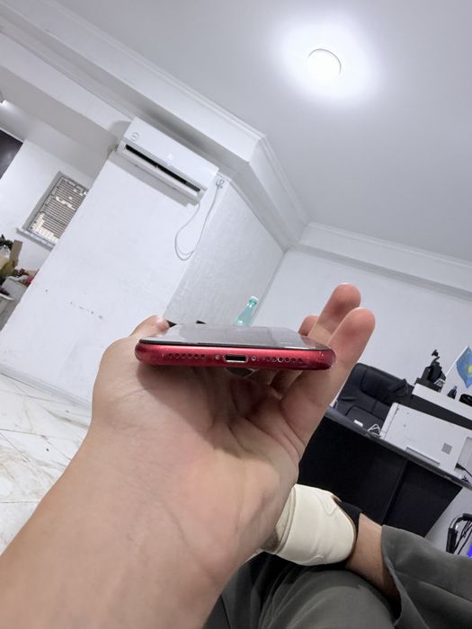 Iphone Xr продаю красный