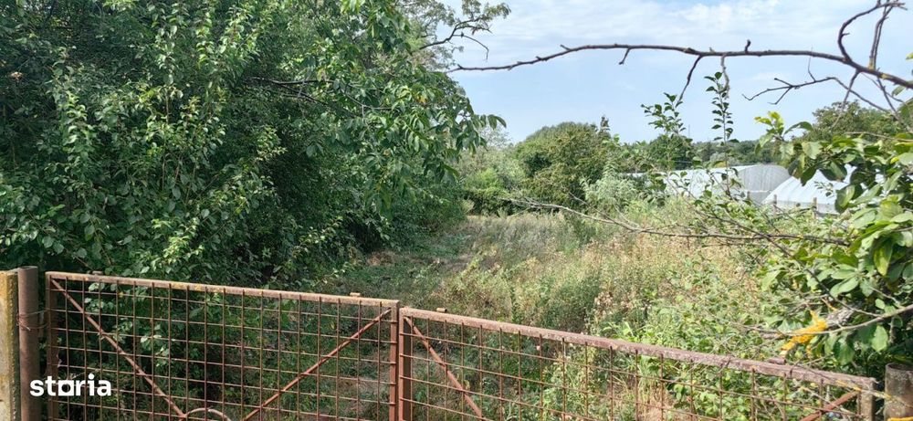 Teren cu deschidere mare 30 m