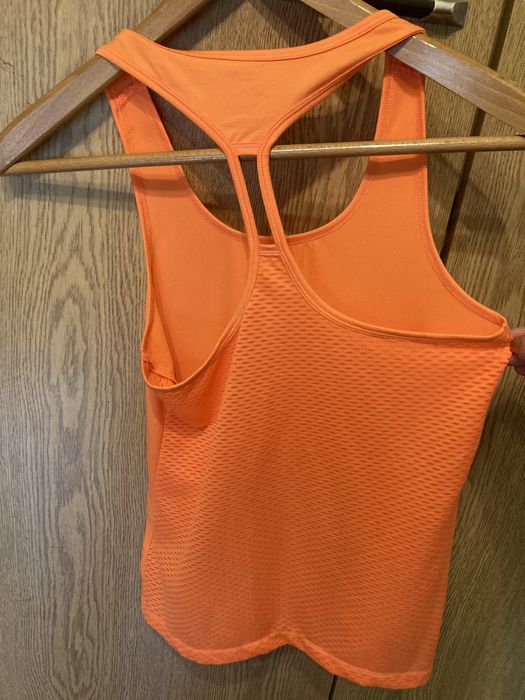 Спортен потник в отлично качество.