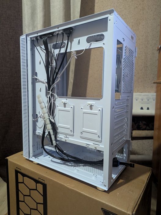 корпус пк Montech Six Fans X3