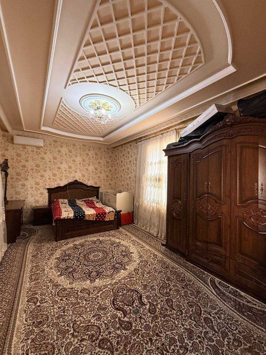 Чилонзор. Думбрободда 4 соту, 6 та хона, фасад 20/20 метр