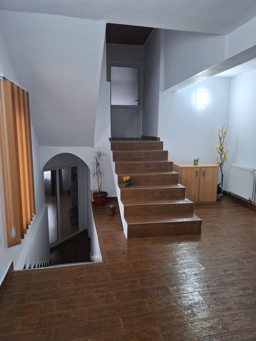 Vand casa/ schimb (cu apartament + diferenta) Pitesti, 1178 m teren