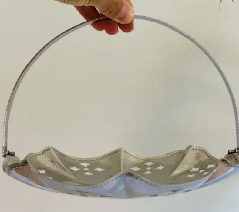 Луксозни италиански сафетки за сервиране.Нова метална фруктиера/поднос