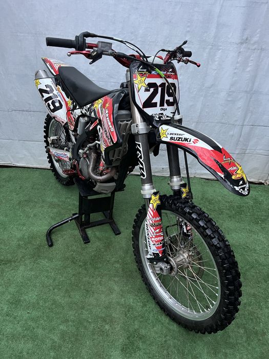 Suzuki RMZ 250 . Vanzari si in rate! Cross