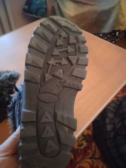 Продам детские сапоги