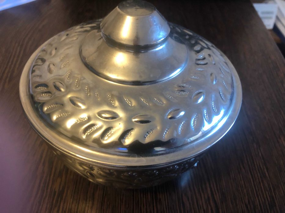 Vand bomboniera metal
