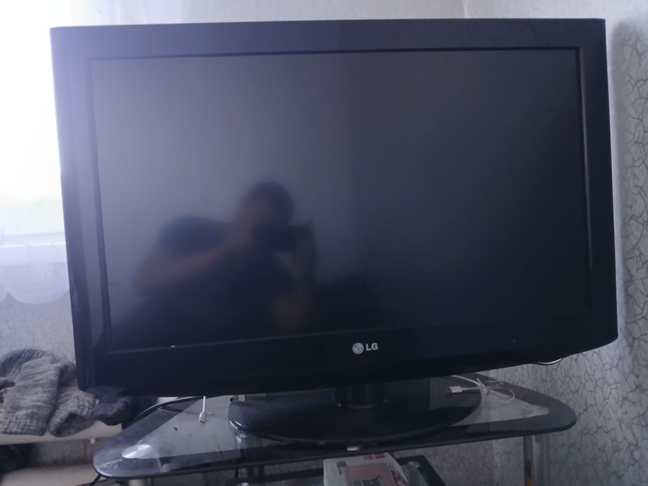 Продам телевизор Lg 32 дюйма в хорошем состояний