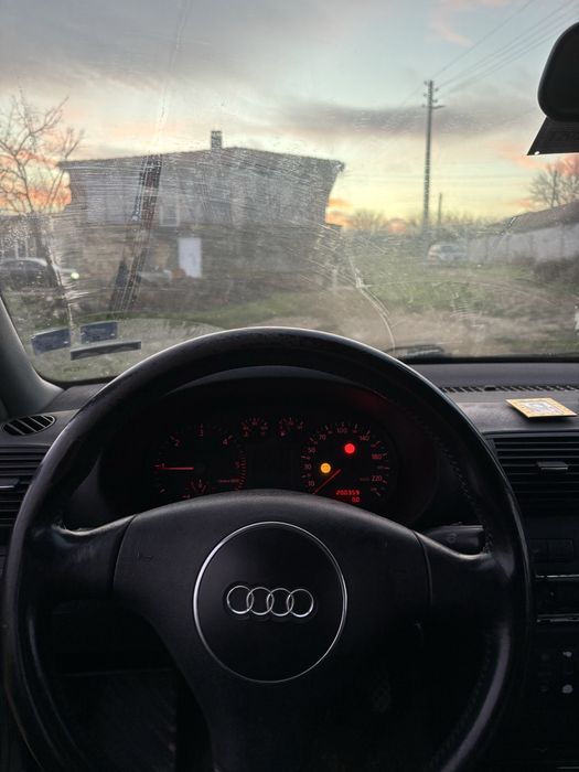 Продавам Audi A3 1.3