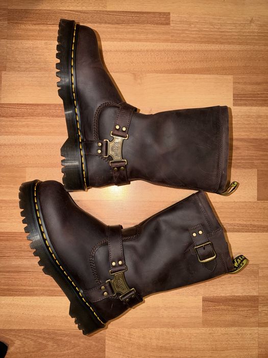 Кожаные сапоги Dr. Martens Anistone Hi