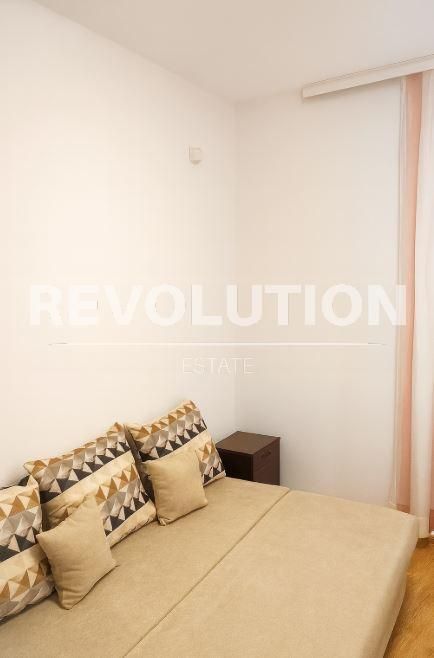 Дава се под наем Двустаен апартамент в Варна, Левски - 47 кв.м за 300 € - Снимка #1