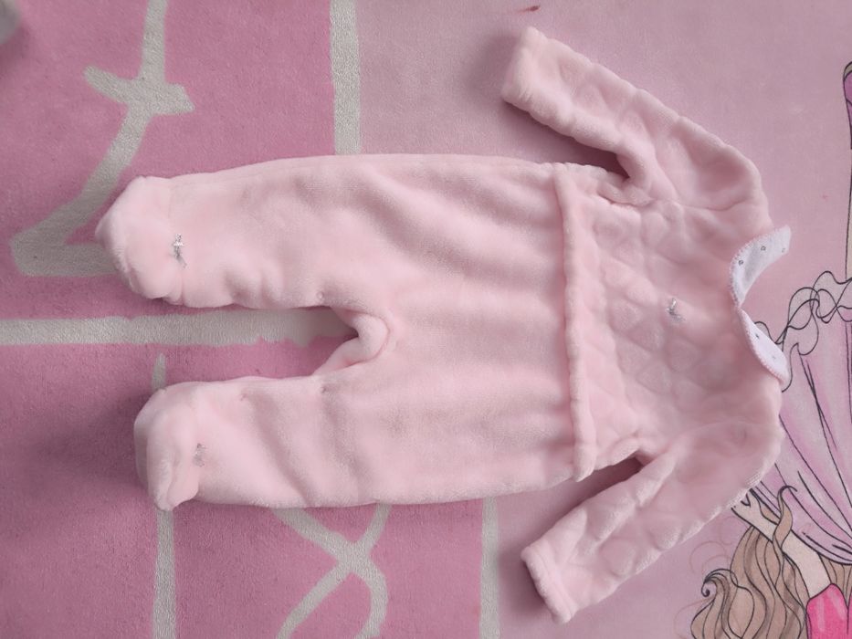 Лот от дрехи за момиче 6-9 месеца + лот играчки за момиче