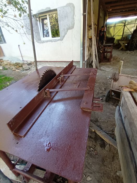 Circular trifazic pentru cherestea și grinzi, robust, cu băilog