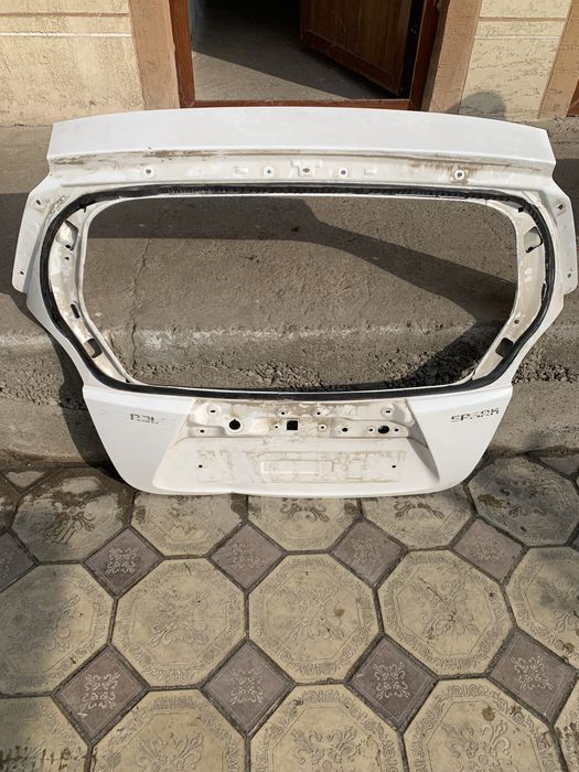 Spark orqa kapoti sotiladi !!