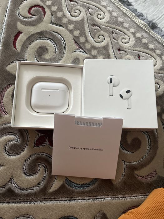 AirPods (3-е поколение)