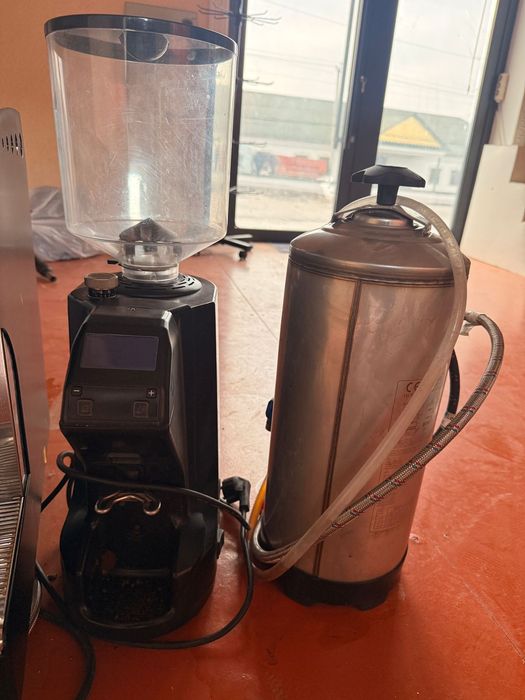 Кофе апарат в отличном состоянии