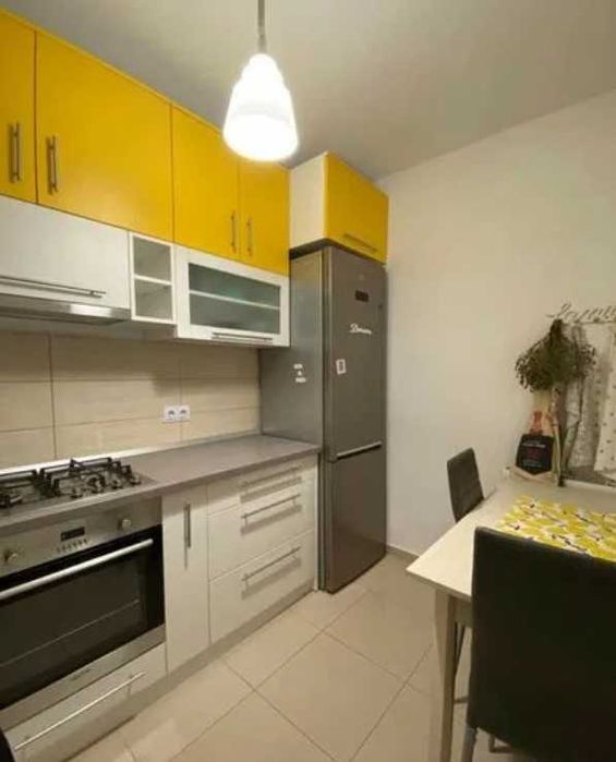 Дава се под наем Двустаен апартамент в Бургас, Център - 70 кв.м за 255 € - Снимка #3