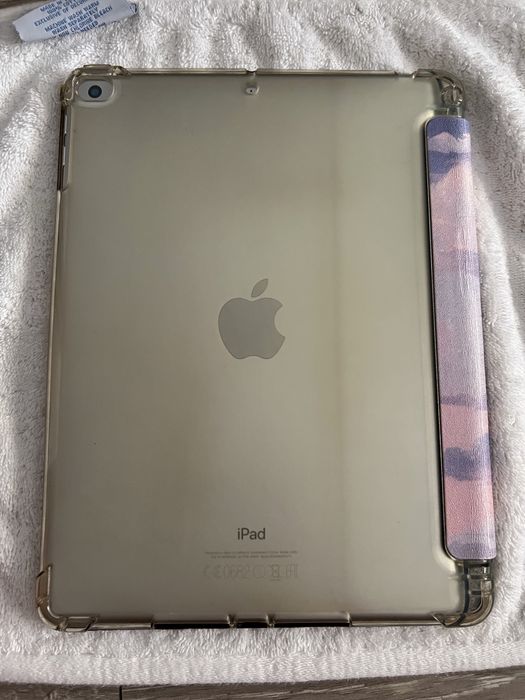 Vand iPad 5th generation grey, 32 gb