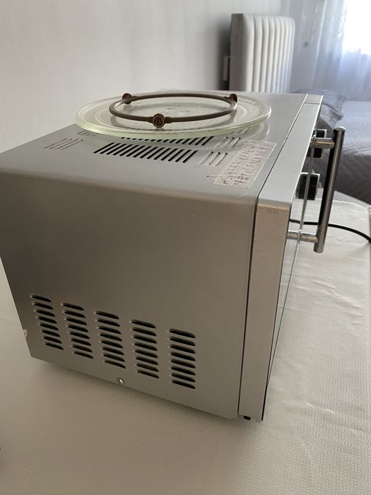 Продам микроволновую печь рабочую , б/у