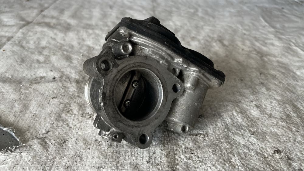 Ford Fiesta MK8 1.0 дроселна клапа