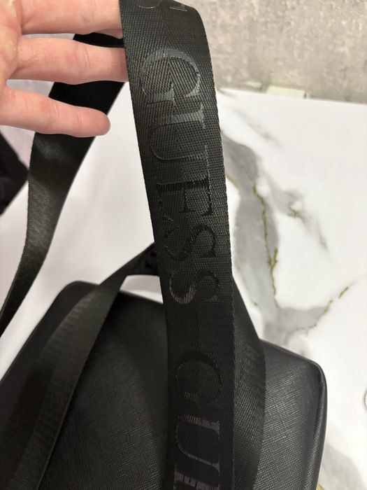 Чёрная Барсетка guess