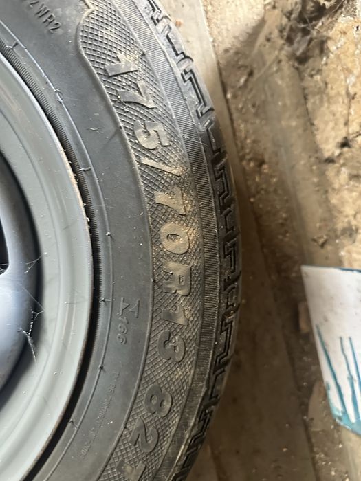 Продам резину зима и лето на 13