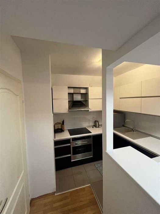 Дава се под наем Двустаен апартамент в София, Зона Б-5 - 70 кв.м за 663 € - Снимка #3