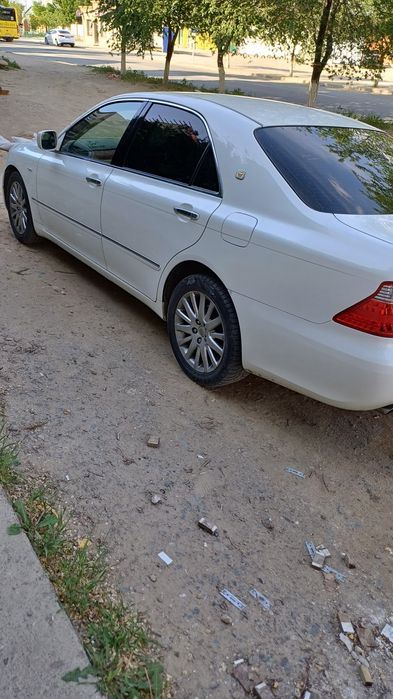 Toyota Crown Majesta