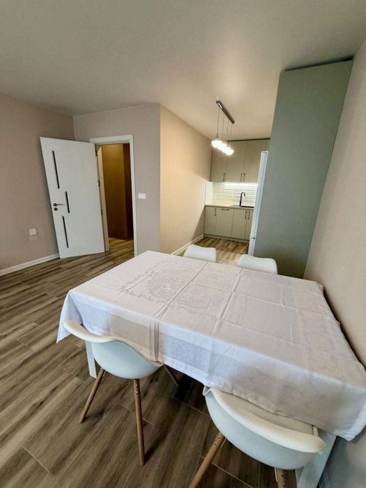 Дава се под наем Двустаен апартамент в Бургас, Братя Миладинови - 84 кв.м за 1047.03 € - Снимка #2