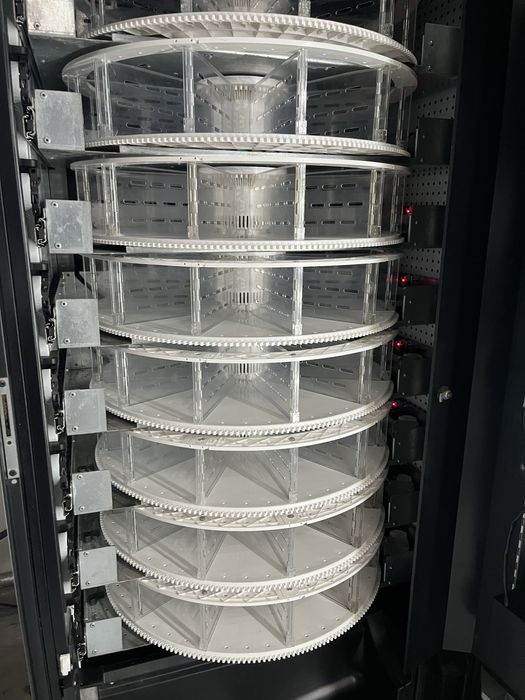 Aparat automat sandwich salate prajituri diverse alimente