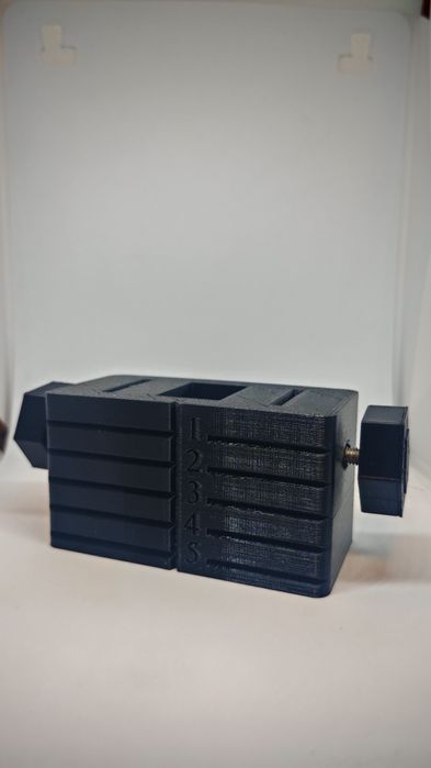 Стяга  за нивелиране и монтаж на профили на окачен таван