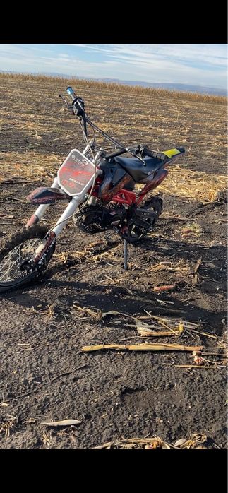 Vand cross 125cc pentru copi de 14 ani negociabil