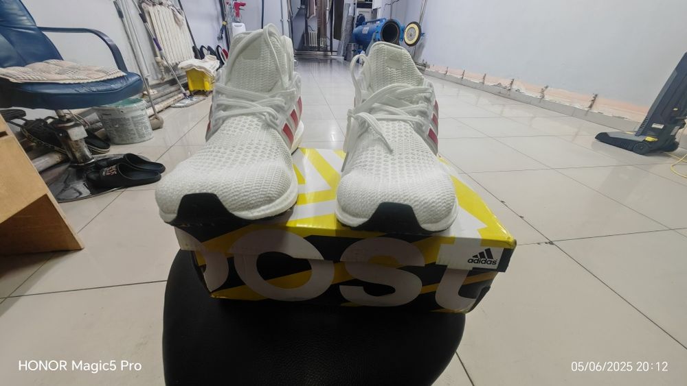 Продам кроссовки adidas ultra bust