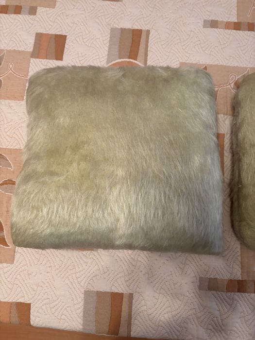 Възглавница с вълнена калъфка