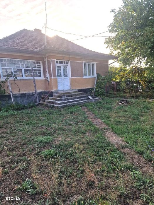 Casa cu anexe comuna Letca 39000eur neg