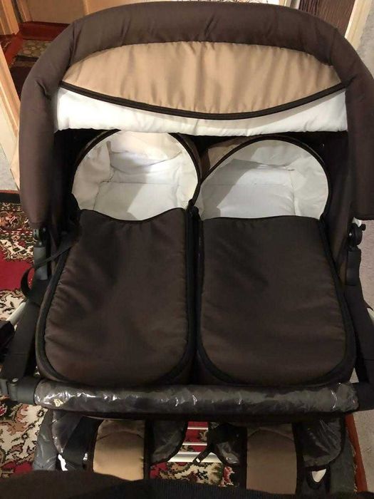 Коляска двухместная