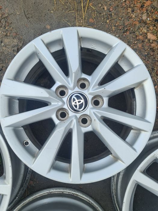 Диски toyota camry 70  r16 оригинал