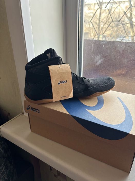Борцовки. Asics 41 размер, Clinch 42