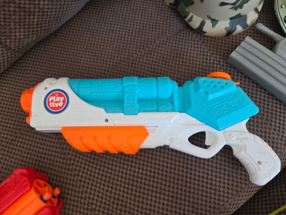 Водна пушка, Нърф , каска ,  всичко за 10 лв