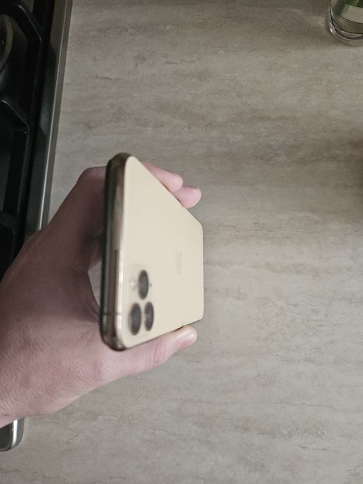 Iphone 11 pro max gold