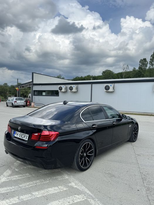 Vand BMW F10 Facelift 2015 Pachet M / O Daune /  Memorii scaune / ceasuri digitale / Jante R19